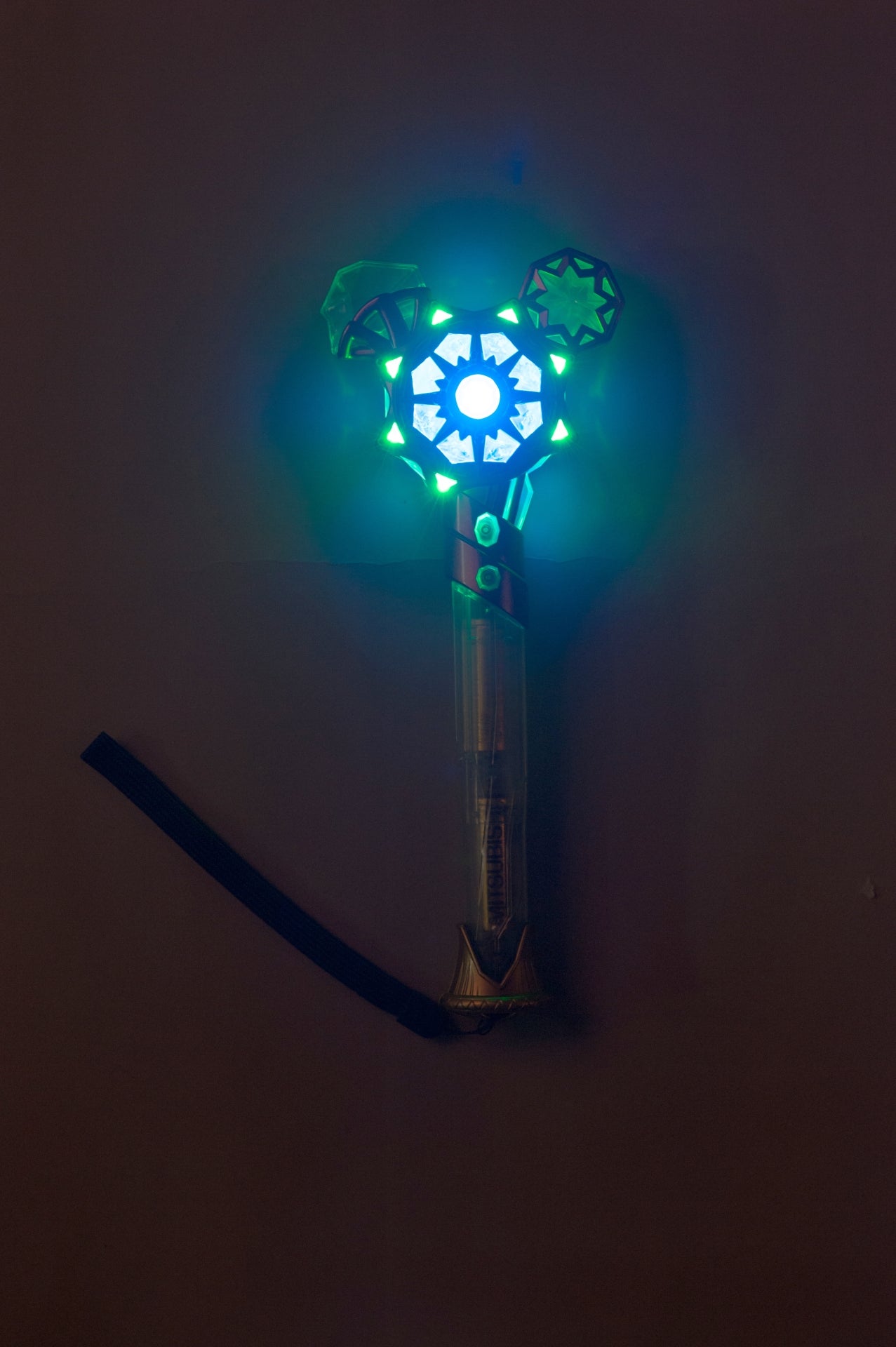 クリスタルコンパス（C）Disney