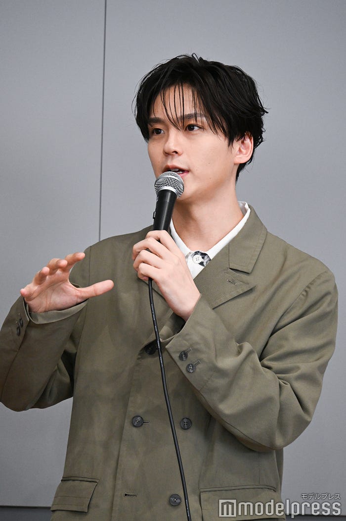 野球トークで饒舌になる沢村玲(C)モデルプレス