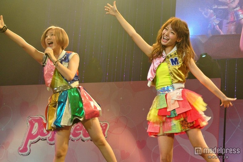 みずきてぃ（右）