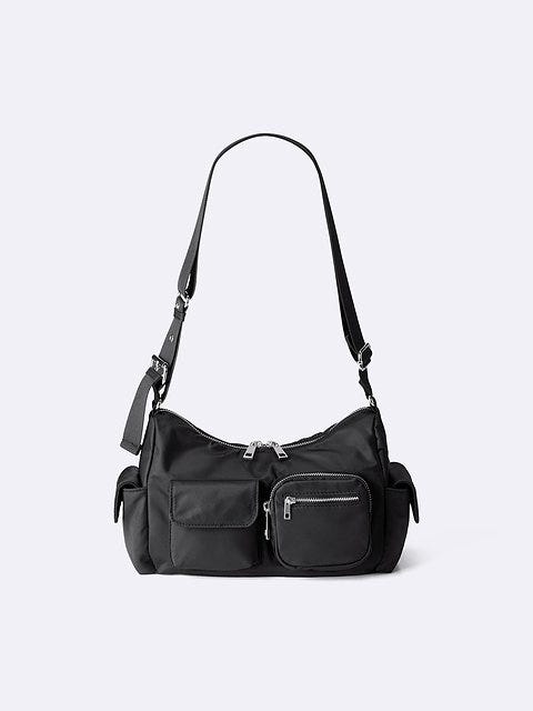 GU アウトポケットショルダーバッグ GUのアウトポケットショルダーバッグ