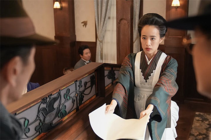 『ブラッサム』珠、黒崎編集長（遠藤憲一）に原稿手渡し“直談判”！→結果に「度胸ある！」「良い反応じゃん」
