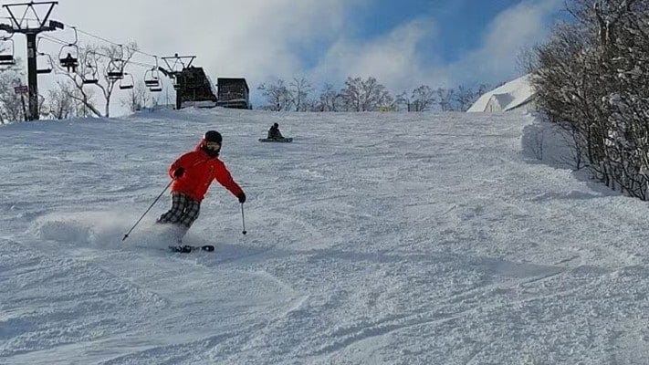 ゴンドラ右手のイーストティーニュ