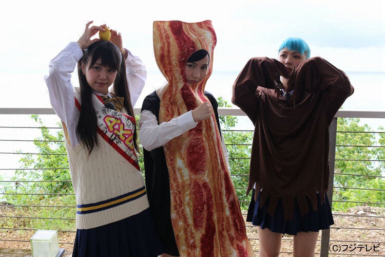 （左から）市川美織、渡辺麻友、木下百花