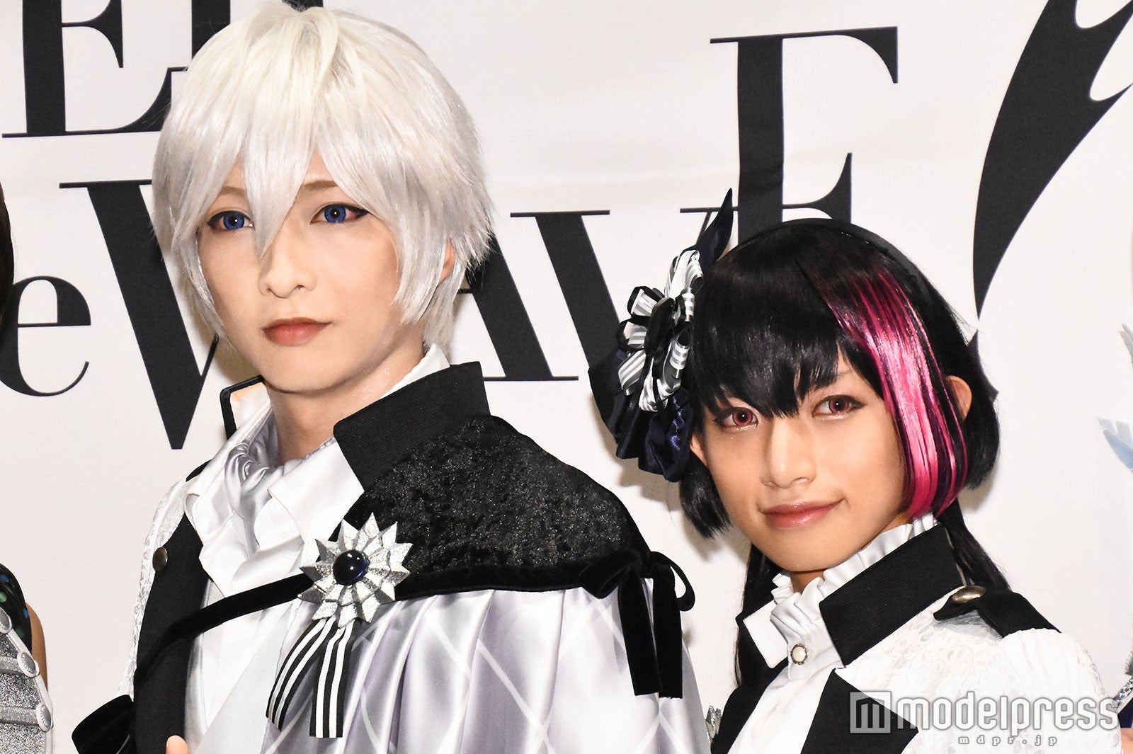 佐々木喜英、とまん（C）モデルプレス