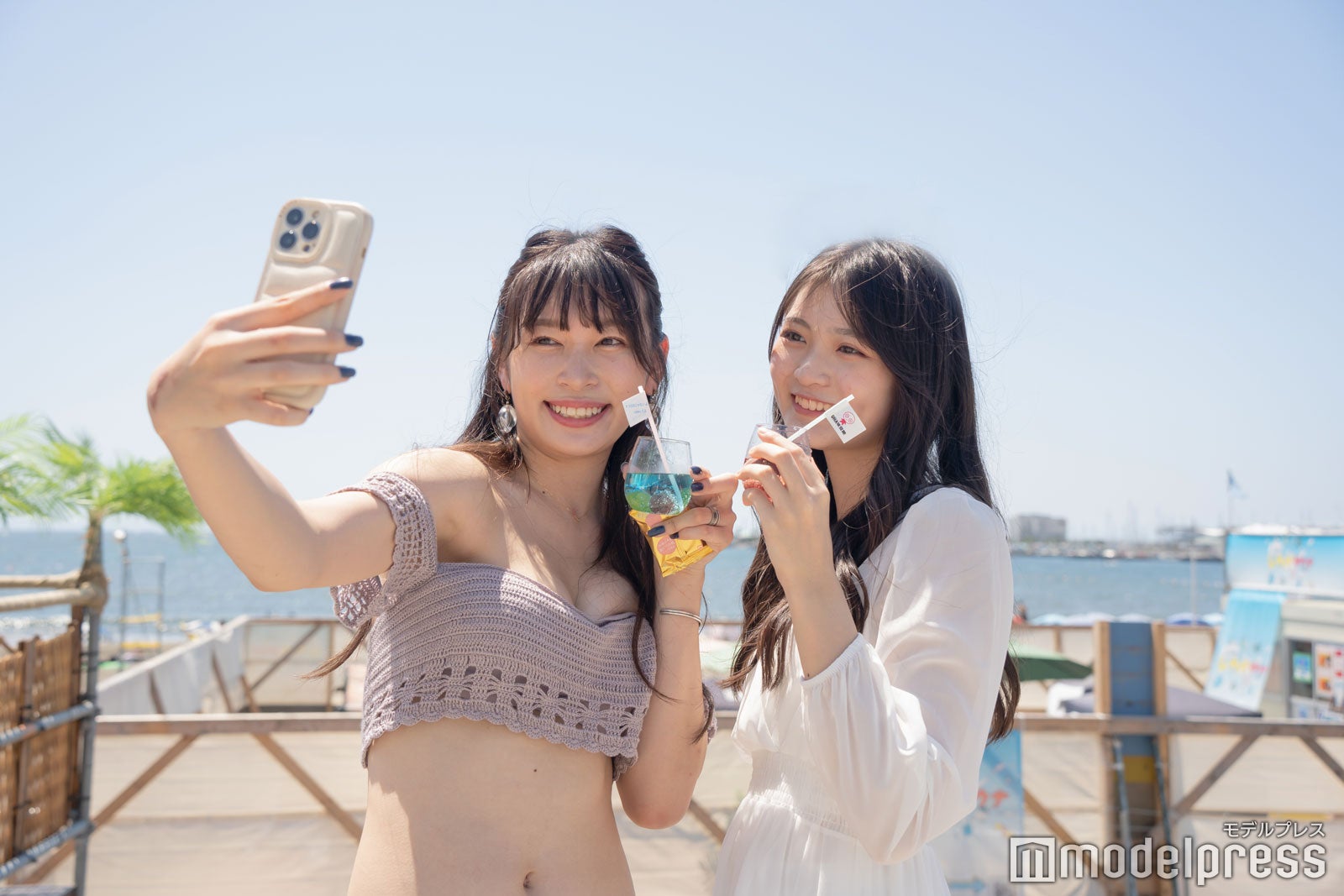 （左から）松本優月、ミスモデルプレス準グランプリ・HANA（C）モデルプレス