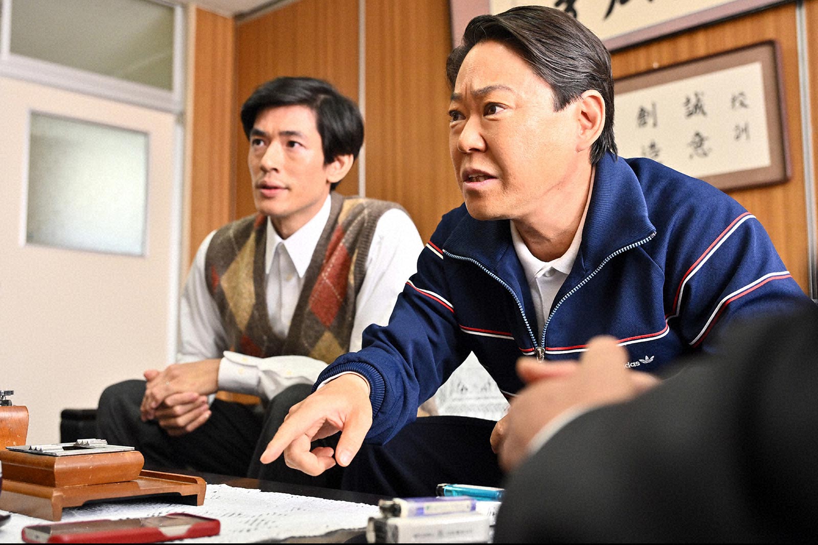 中島歩、阿部サダヲ「不適切にもほどがある！」第1話より（C）TBS
