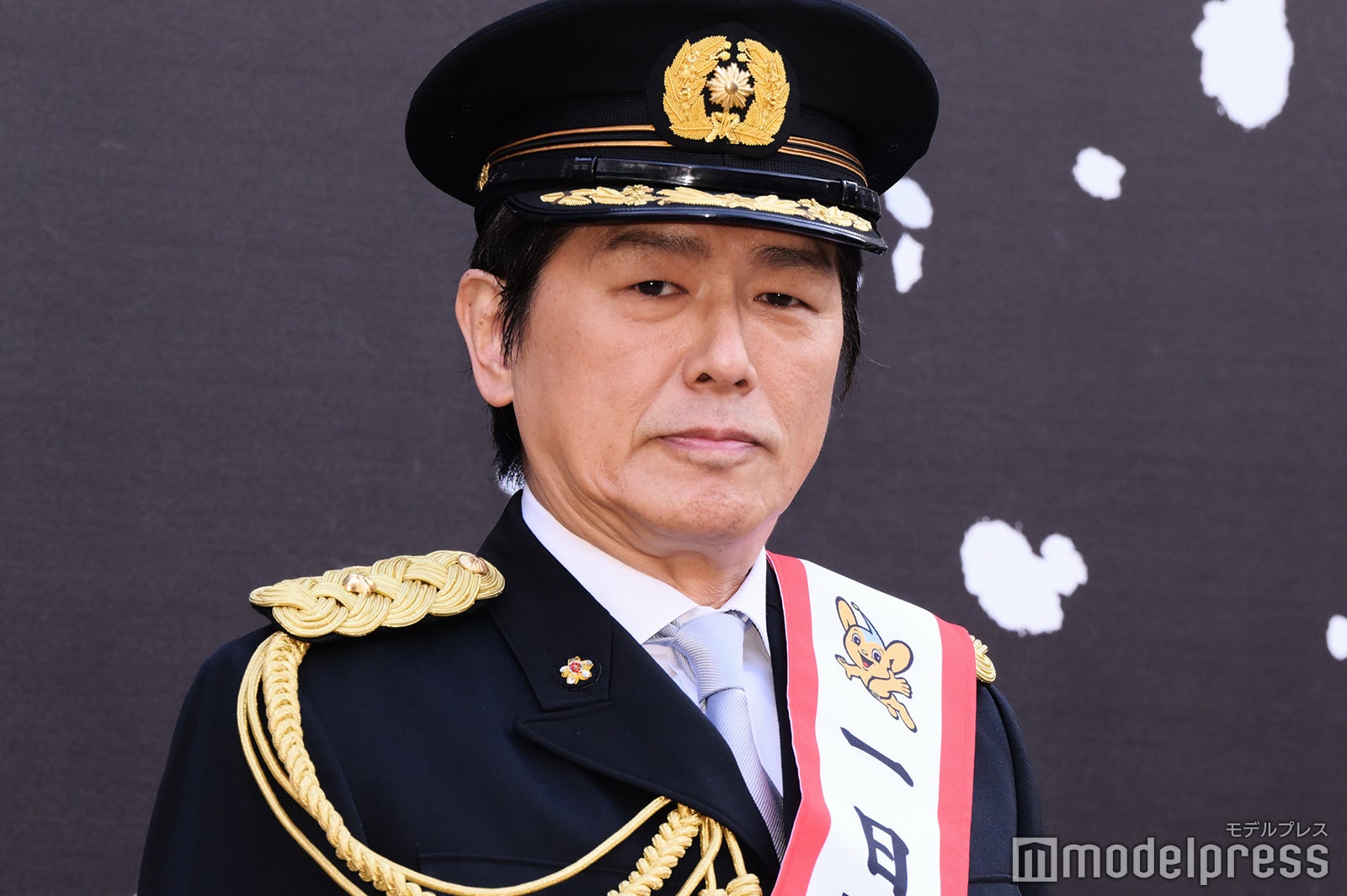 高橋克典、渋谷警察署の1日署長に就任でセンター街パトロール 違法客引き＆闇バイトに注意喚起