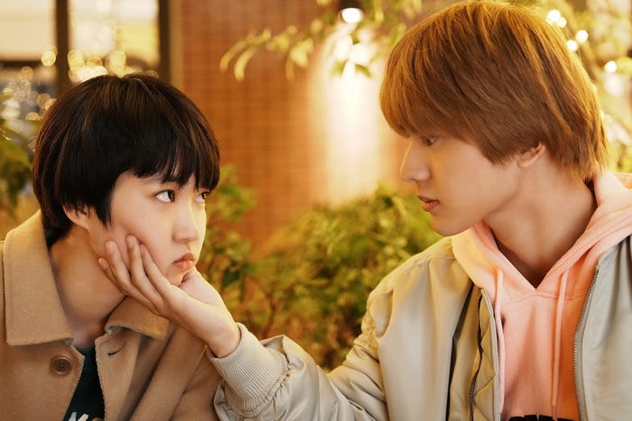 瑚々、荒木飛羽(C)野々村朔・libre/NBCユニバーサル・エンターテイメントジャパン