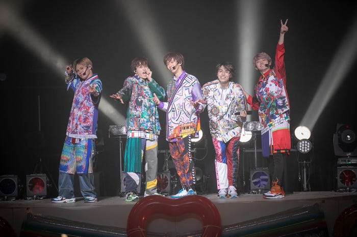 超特急(撮影:米山三郎、深野輝美)