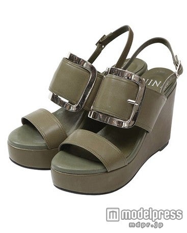 ビックバックルウェッジ「NINE」30,240円(税込)