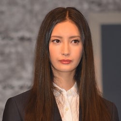 菜々緒、木村拓哉の男らしさにしびれる!「護っていただいた」