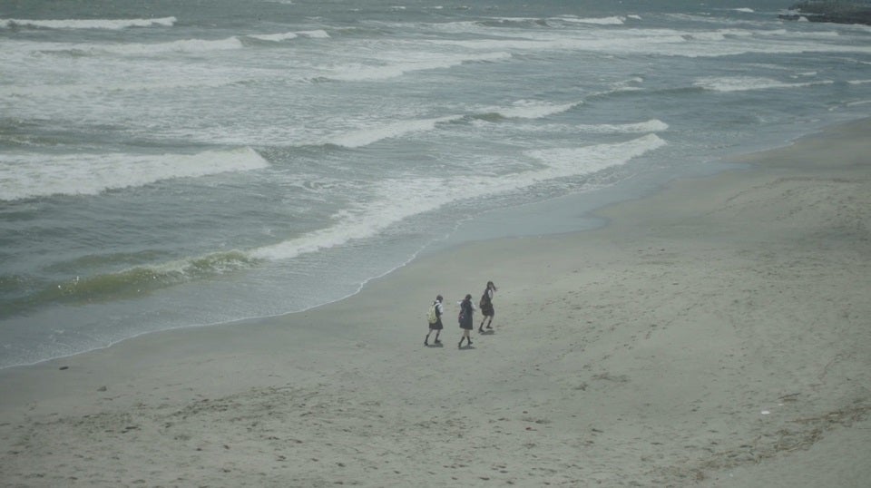 「地球が丸いなら」MVより（提供画像）