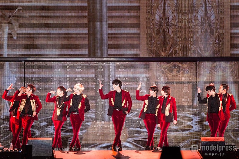 SUPER JUNIOR、復帰のイトゥクが涙「本当に会いたかった」東京ドーム11万人熱狂