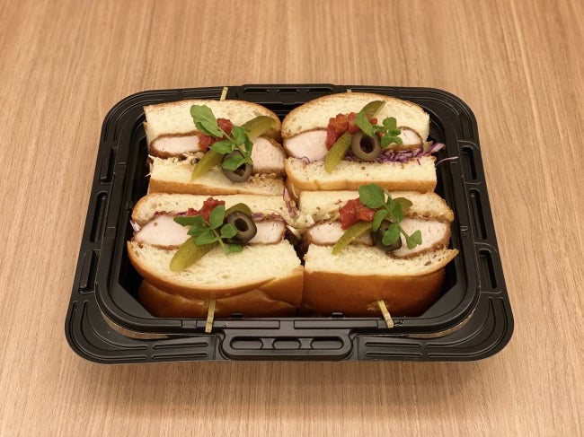 オリジナルチキンカツサンド　900円／画像提供：WDI JAPAN