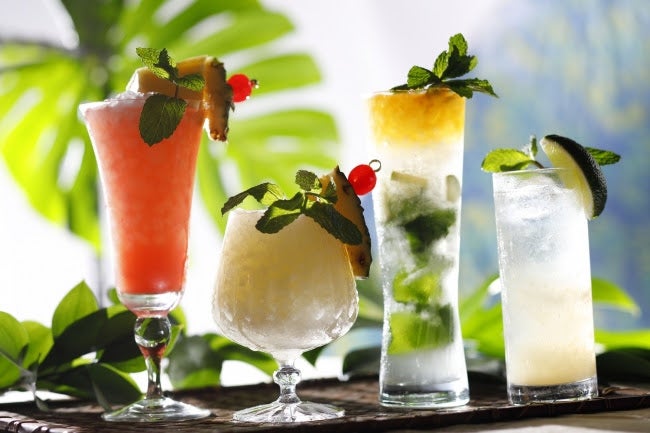 プールサイドダイニング『OUTRIGGER  アウトリガー』 ／画像提供：ホテルニューオータニ