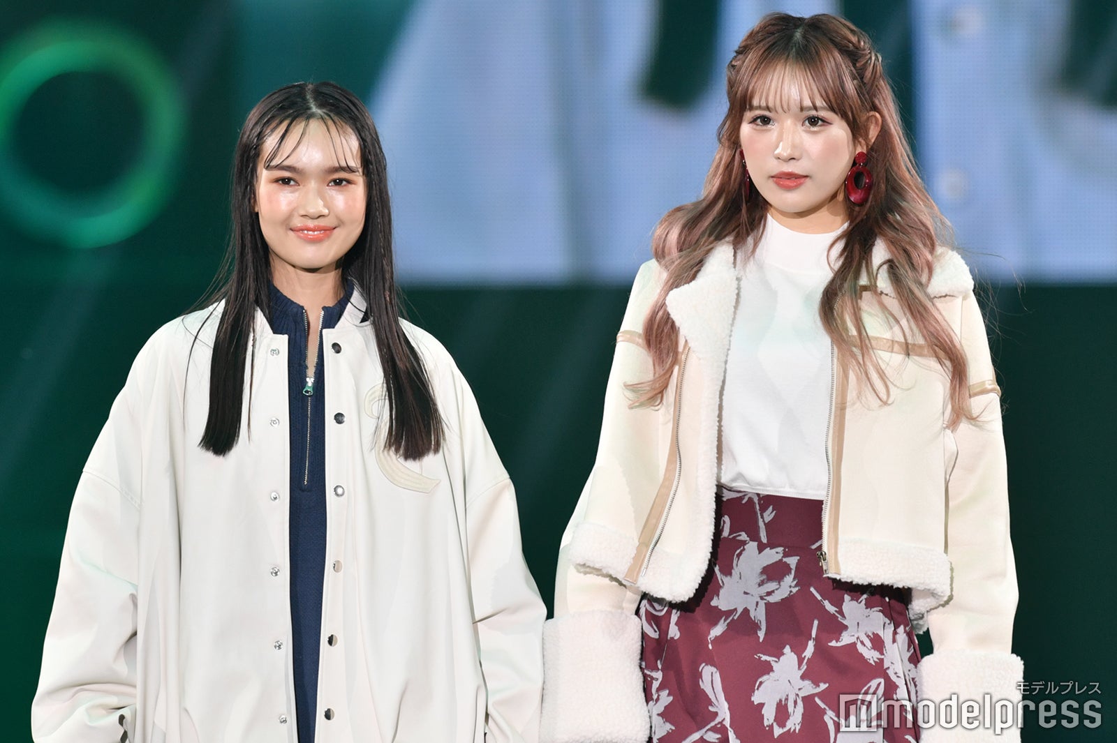 新井舞良、伊藤桃々（C）モデルプレス