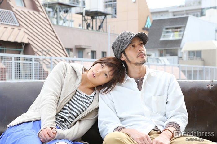 「午前3時の無法地帯」で初共演した本田翼とオダギリジョー(C)ねむようこ/祥伝社フィールコミックス