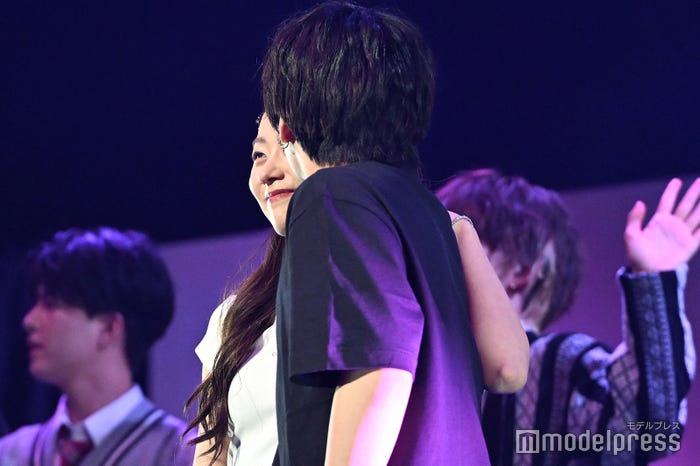 みとゆな、岡田蓮(C)モデルプレス