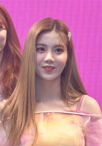 元IZ＊ONE・ウンビ 車で移動中に接触事故 サイン会が中止に「私は大丈夫」本人が直接メッセージ