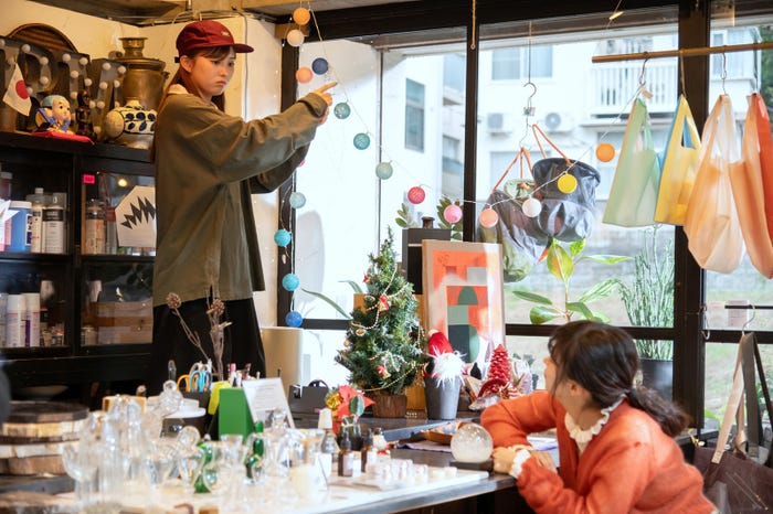 三原羽衣、関水渚「彼女と彼氏の明るい未来」第3話より(C)「彼女と彼氏の明るい未来」製作委員会・MBS