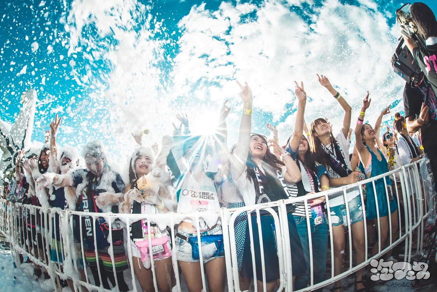 「泡フェス」大阪で2016年夏、開催決定 巨大泡キャノンで泡まみれに