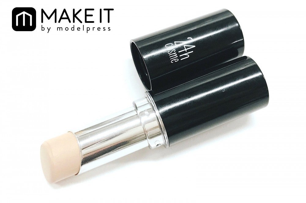 24hコスメ「24 ミネラルスティックファンデ」 (C)メイクイット