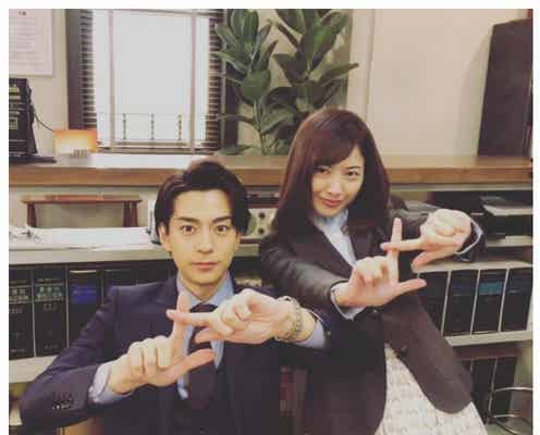 吉高由里子、三浦翔平と立場逆転?「セ」ポーズ披露<正義のセ>