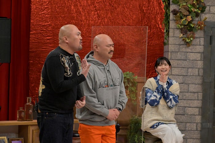 坂井良多、クロちゃん、リチ (C)読売テレビ