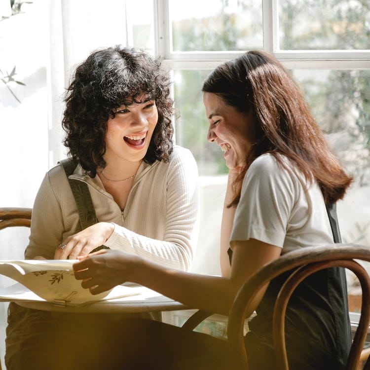 心が温かい人の傾向 特徴って 思いやりのある人になるための5個のヒント モデルプレス 心が温かい人の傾向 特徴って 思いやりのある人になるための5個のヒント モデルプレス