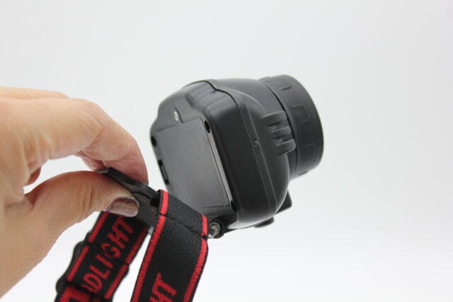 ダイソーの180℃可動するLEDヘッドライト