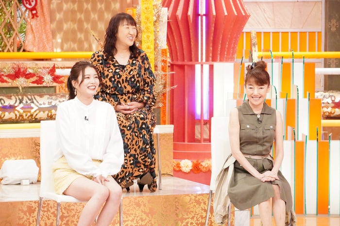 (後列)北斗晶(前列左から)蜂谷晏海、太田光代(C)フジテレビ