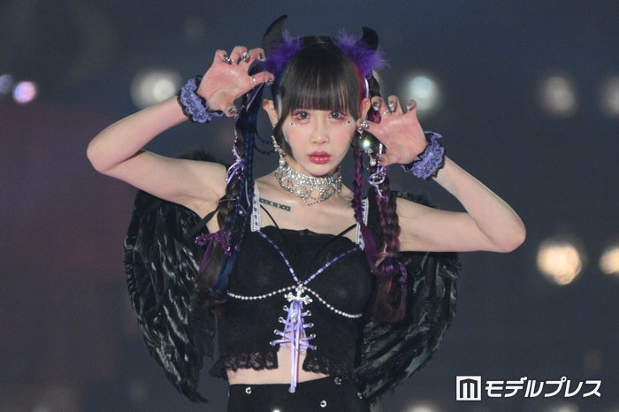 ゆりにゃ、SEXY小悪魔コスチュームで登場 圧巻スタイル際立つポーズ披露【関西コレクション 2024 A／W】