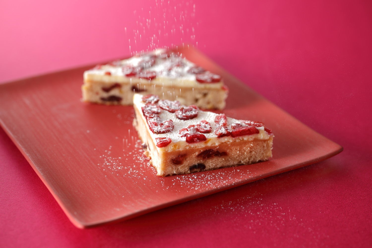 クランベリーブリスバー297円／画像提供：スターバックス コーヒー ジャパン