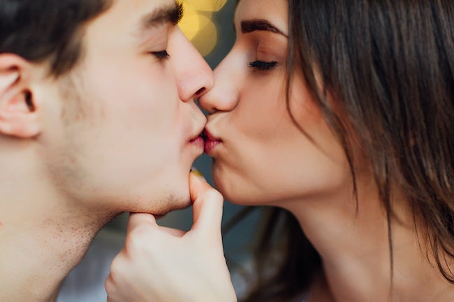 深いキスと可愛いキスどっちが良い！？男性が求める瞬間を解説！