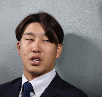 広島戦力外の小園 驚きは「特にないです」「僕の口から言うことはないです」今後「野球はできるんだったらやりたいです」【一問一答】