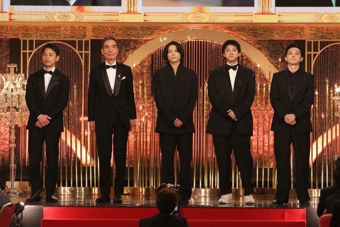 (左から)妻夫木聡、長塚京三、松村北斗、山田裕貴、吉沢亮(C)日本アカデミー協会