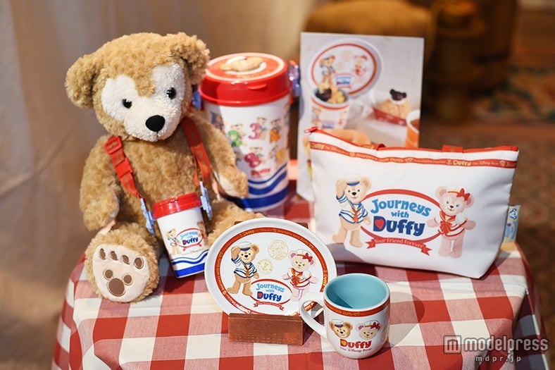 新グッズ／「ジャーニー・ウィズ・ダッフィー Your Friend Forever」キックオフパーティー