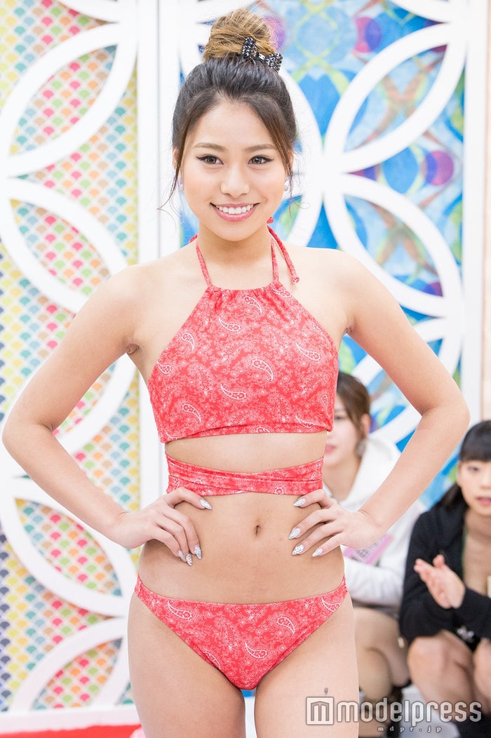 際立つ美ボディ&美バストで圧倒!美女集結のキュートなランウェイ<深夜のトレンド水着ファッションショー>