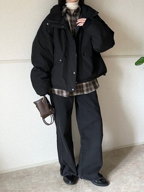 ウィメンズフレイサイドワイドデニムパンツのNGコーデ