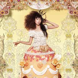 柴咲コウ×清川あさみ「ICE QUEEN by kou shibasaki」