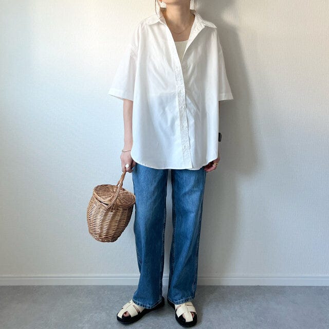 白シャツ