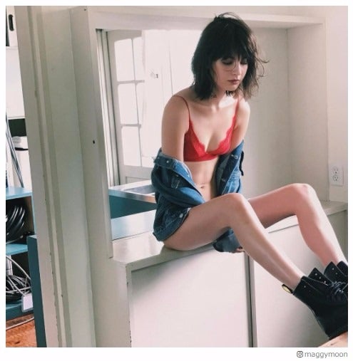 マギー、美バスト&美脚全開セクシーショットにファン歓喜