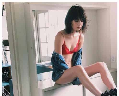 マギー、美バスト&美脚全開セクシーショットにファン歓喜