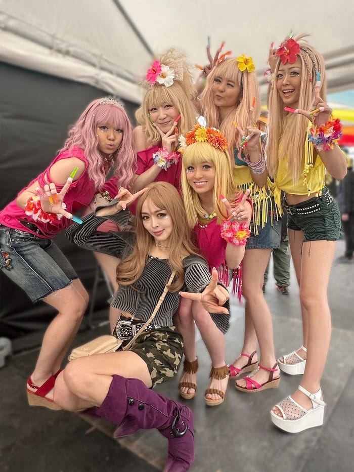谷藤海咲、Rumi、岡本夏美、橋本環奈、田村芽実、みりちゃむ(提供写真)