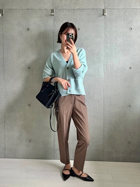 ユニクロ　パンツ　コーデ　カラー