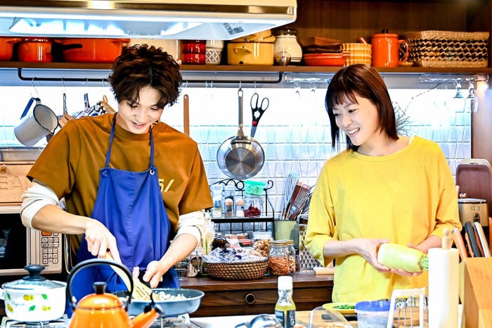 磯村勇斗、上野樹里/「持続可能な恋ですか?~父と娘の結婚行進曲~」第4話より(C)TBS