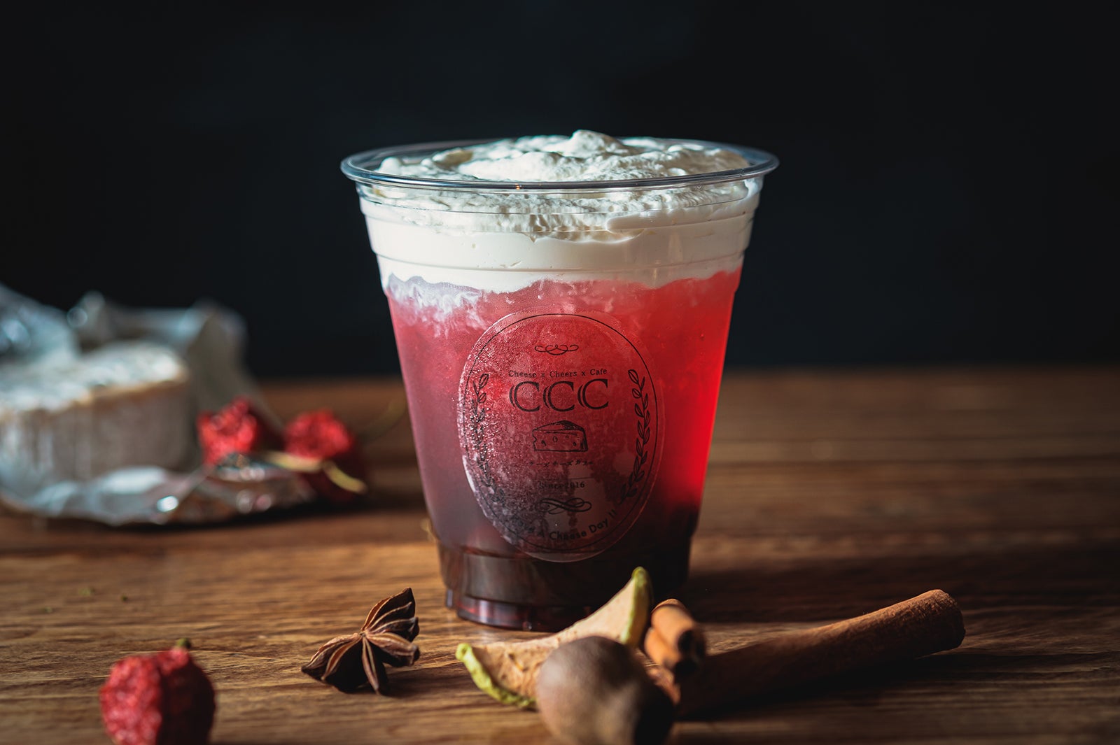 ふわとろチーズのタピオカクランベリーティー／画像提供：株式会社Globridge