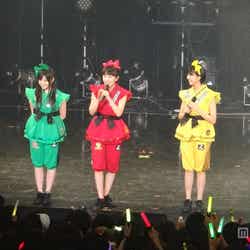 「CDショップ大賞スペシャルLIVE」に出演したももいろクローバーZ(左から:佐々木彩夏、有安杏果、百田夏菜子、玉井詩織、高城れに)