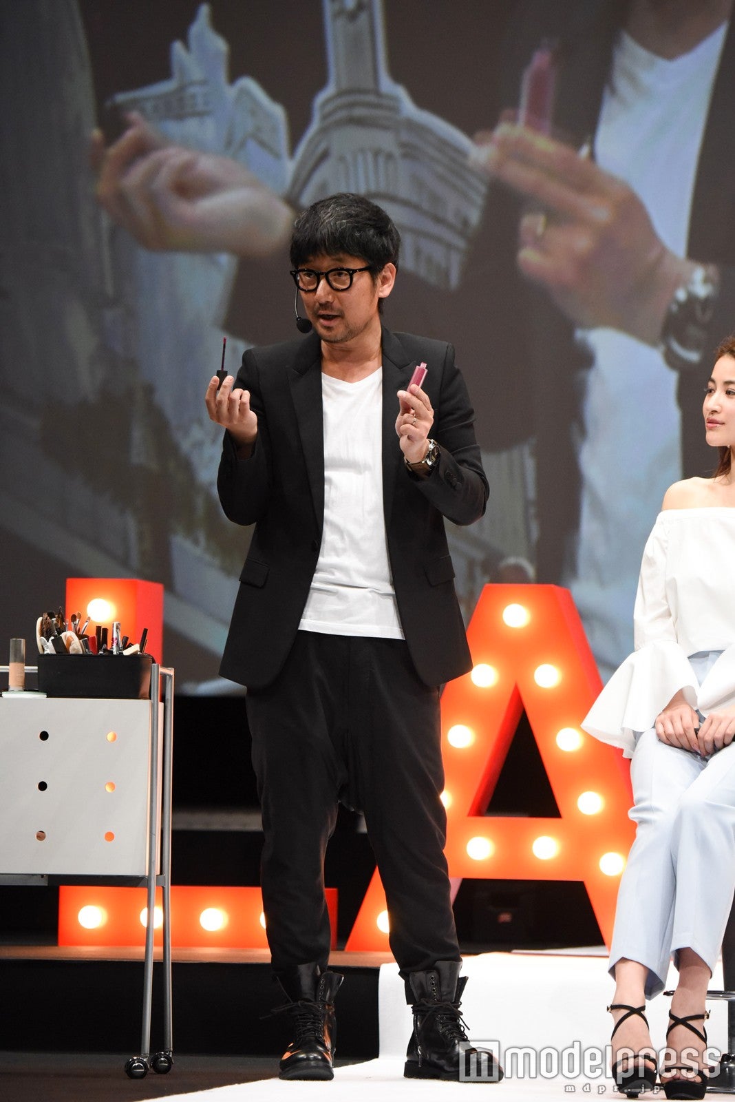 リップが決まればメイクが変わる（C）モデルプレス