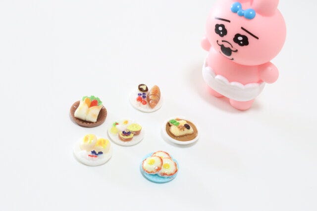 ダイソー撮影小物に使えるデコパーツ（中華料理）とデコパーツ（洋食）